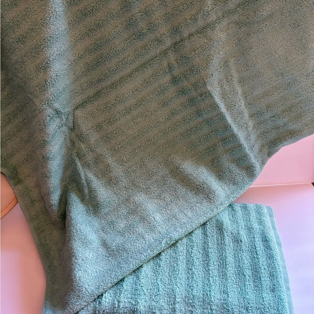 Mint green bath towels set